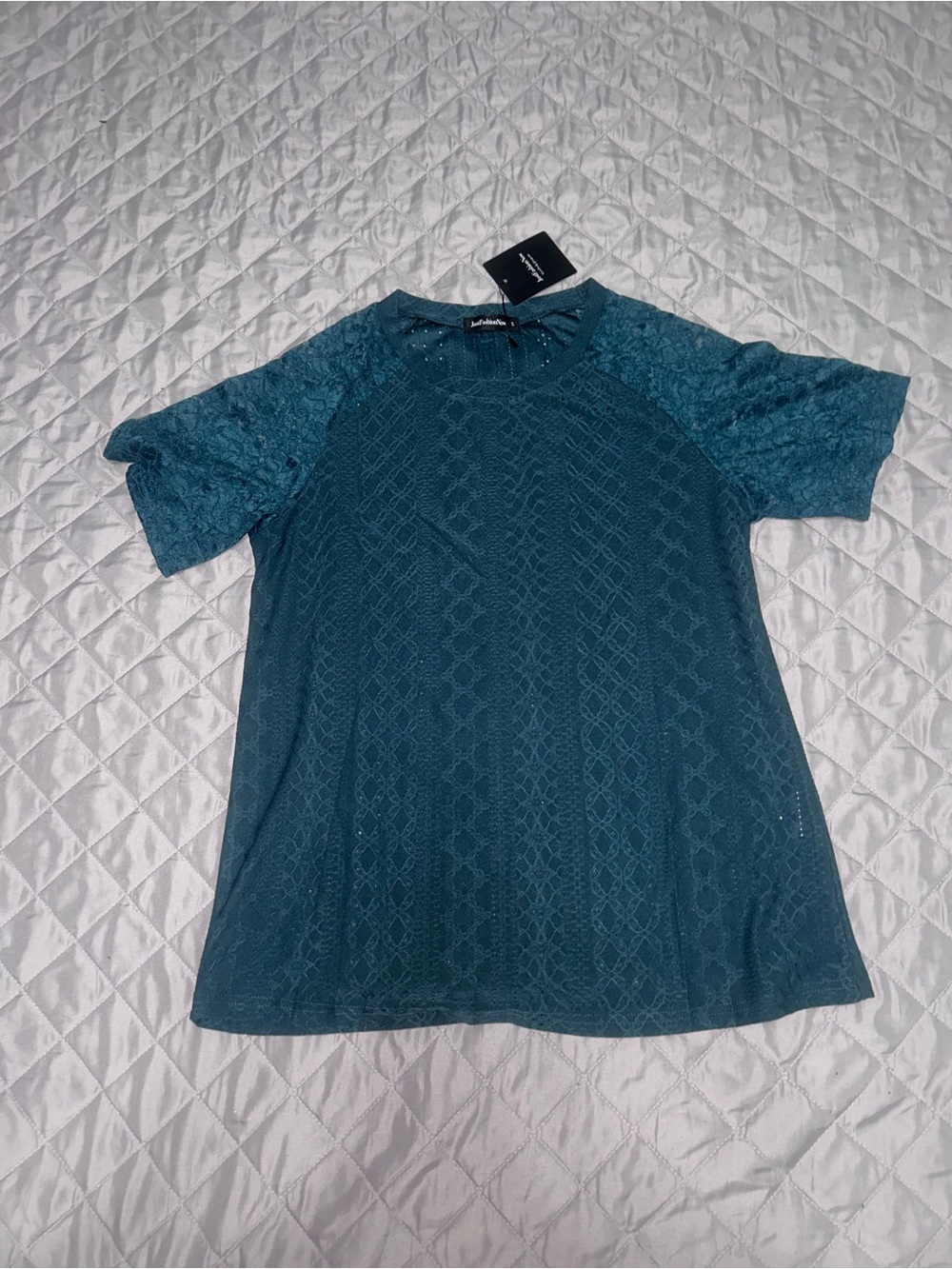 Lace-Detail Short Sleeve Tee in peacock
